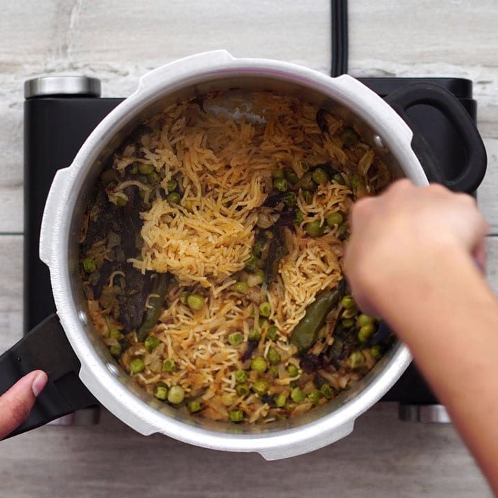 Cooked peas pulao