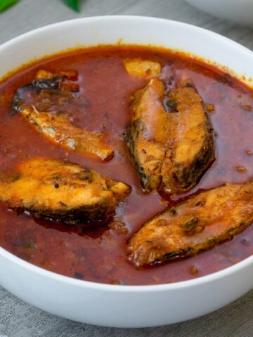 Spicy Nellore Andhra Style Chepala Pulusu / Fish Curry