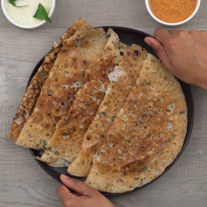 Serving restaurant style rava dosa