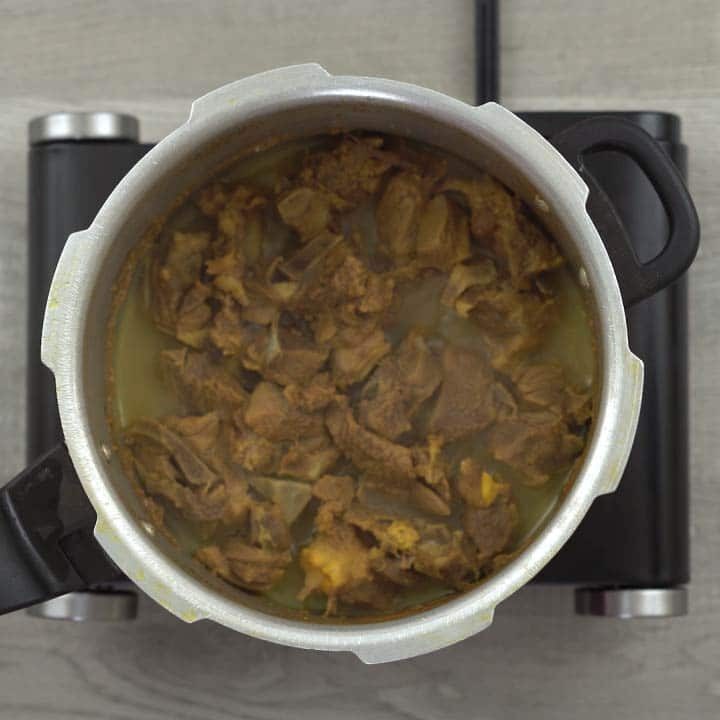 Cooked mutton in cooker