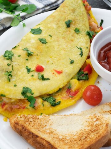 Western Omelet in a serving plate