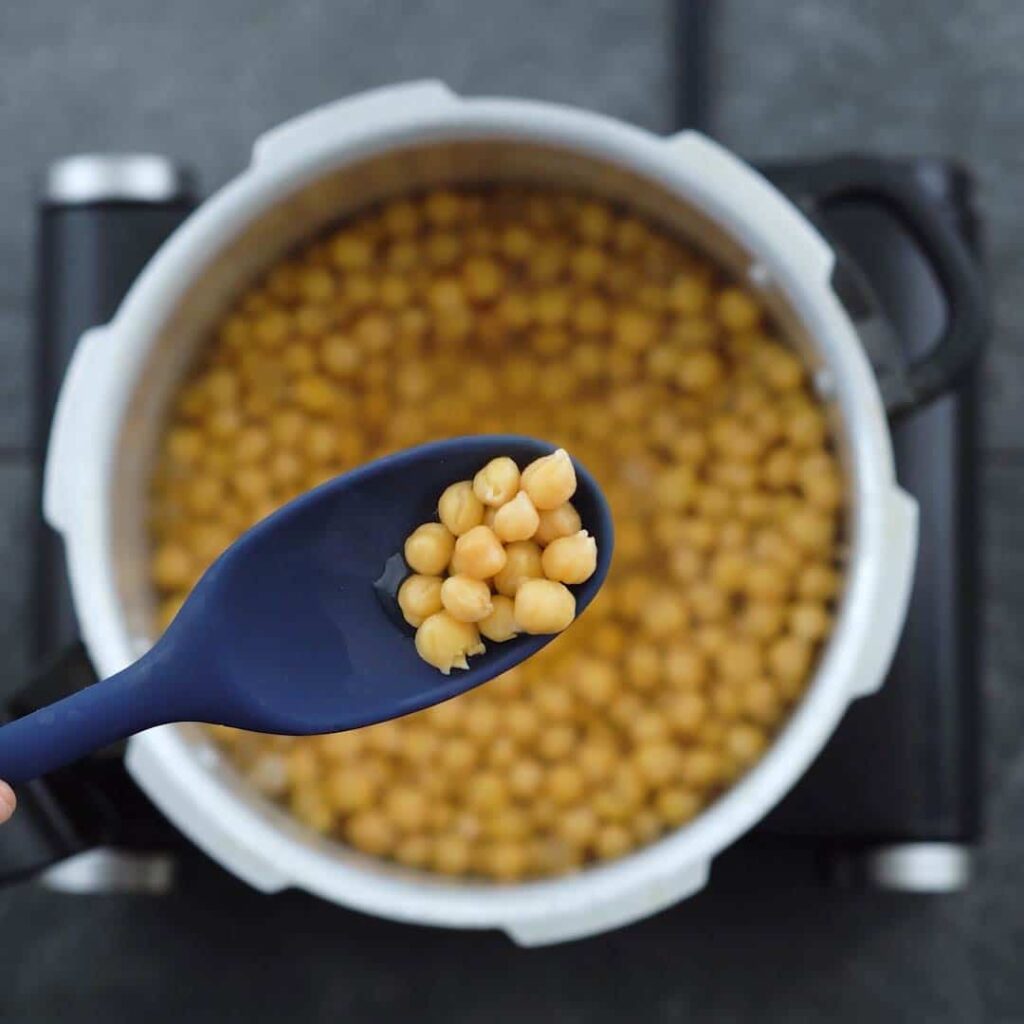 Soft cooked chickpeas
