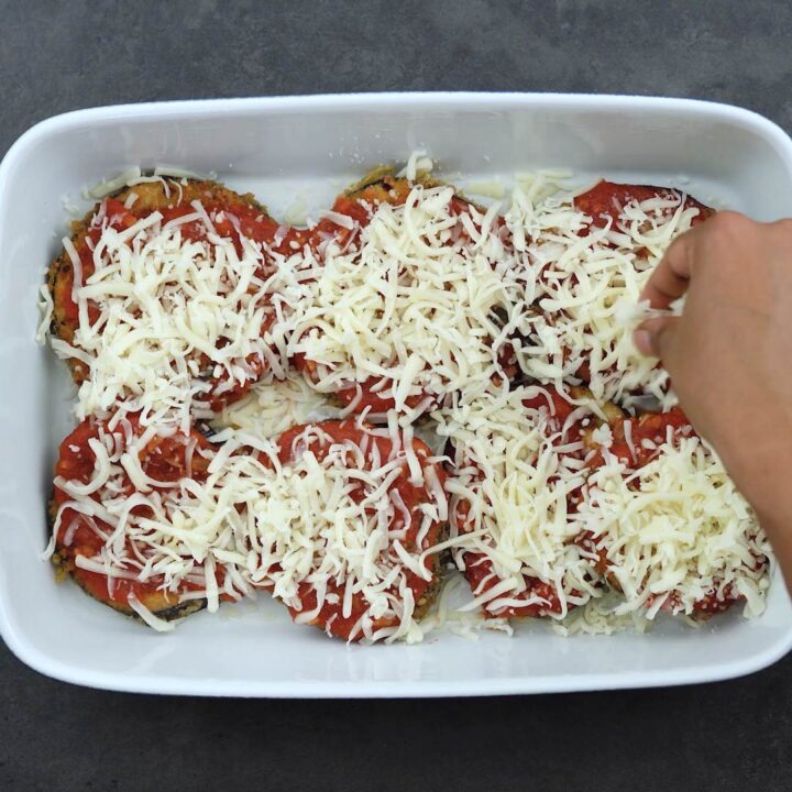 Layering with mozzarella cheese