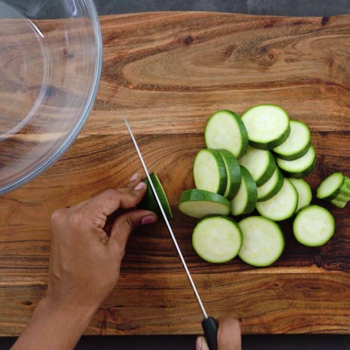 Cutting zucchini to circular shape