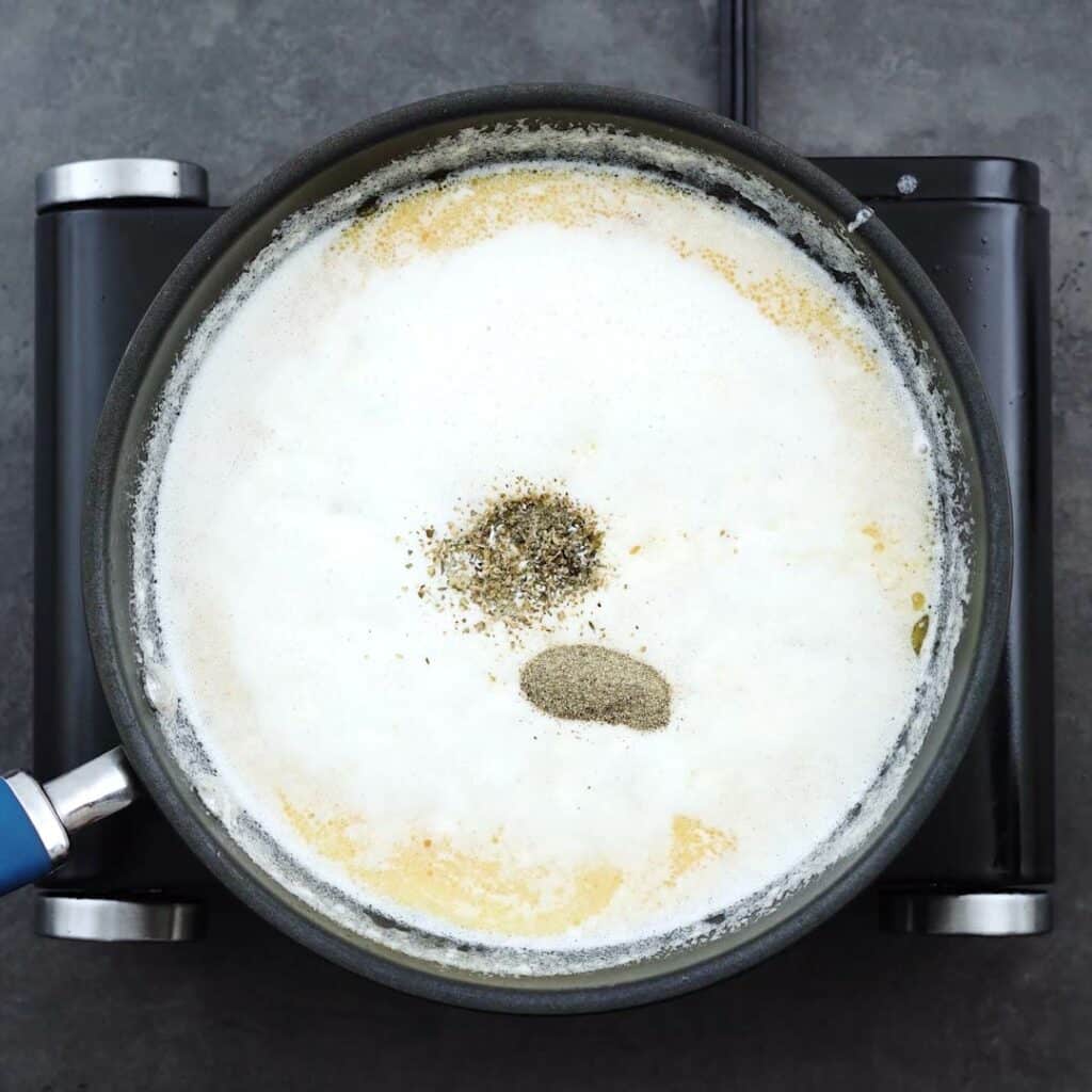Heavy cream mixture seasoned with pepper and Italian herbs.