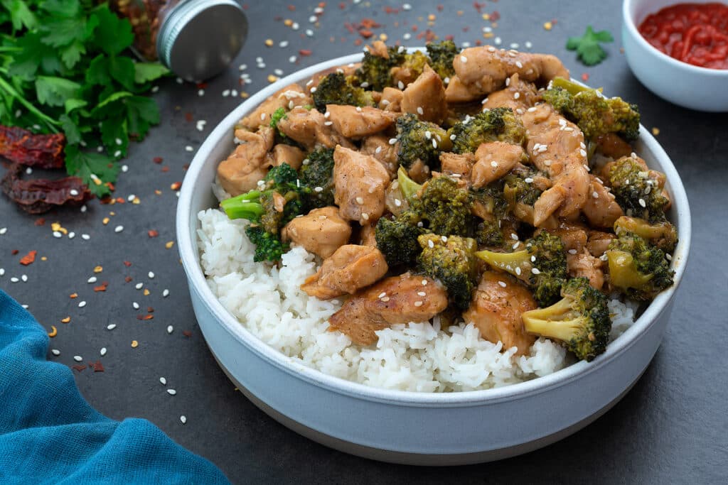 Chicken and Broccoli Stir Fry Recipe - Yellow Chili's