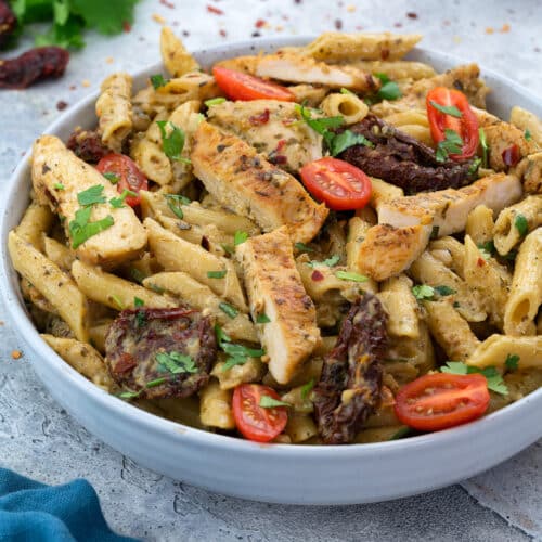 One-Pot Creamy Pesto Chicken Pasta Recipe - Yellow Chili's