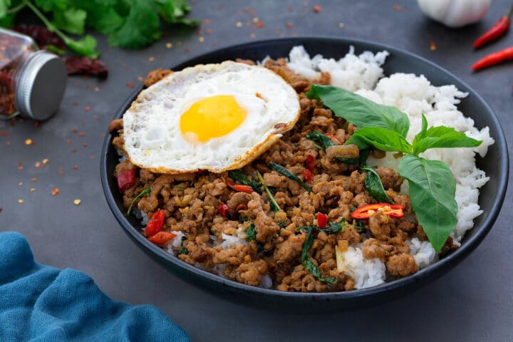 Thai Basil Chicken Recipe (Pad Krapow Gai) - Yellow Chili's