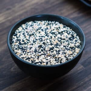 Everything Bagel Seasoning served in a black bowl.