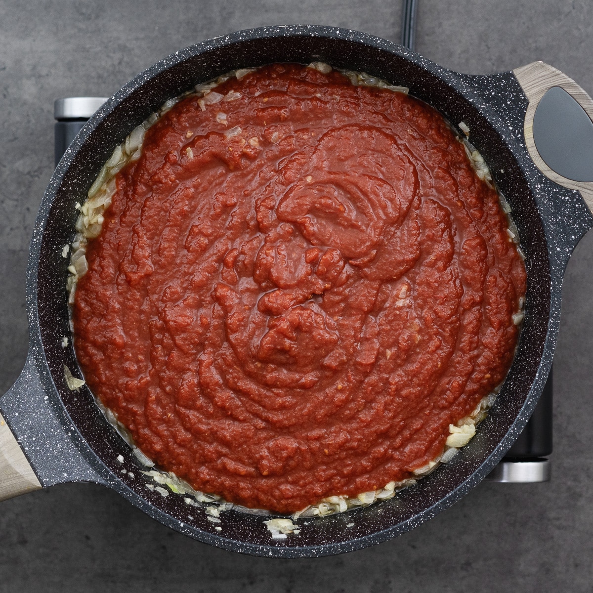 Creamy Homemade Tomato Soup Recipe - Yellow Chili's